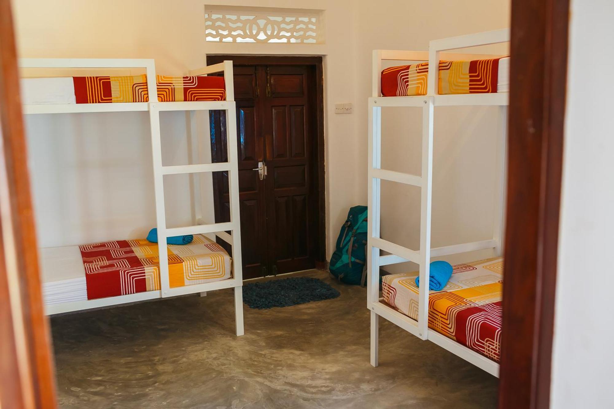 Hostel First Mirissa Esterno foto