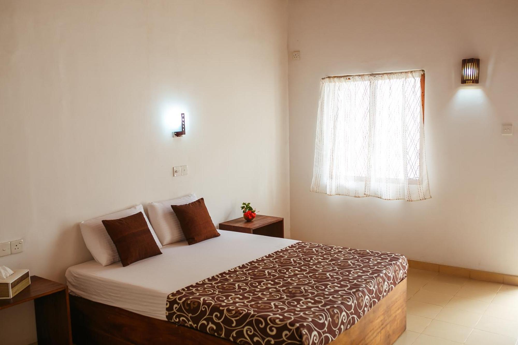 Hostel First Mirissa Esterno foto