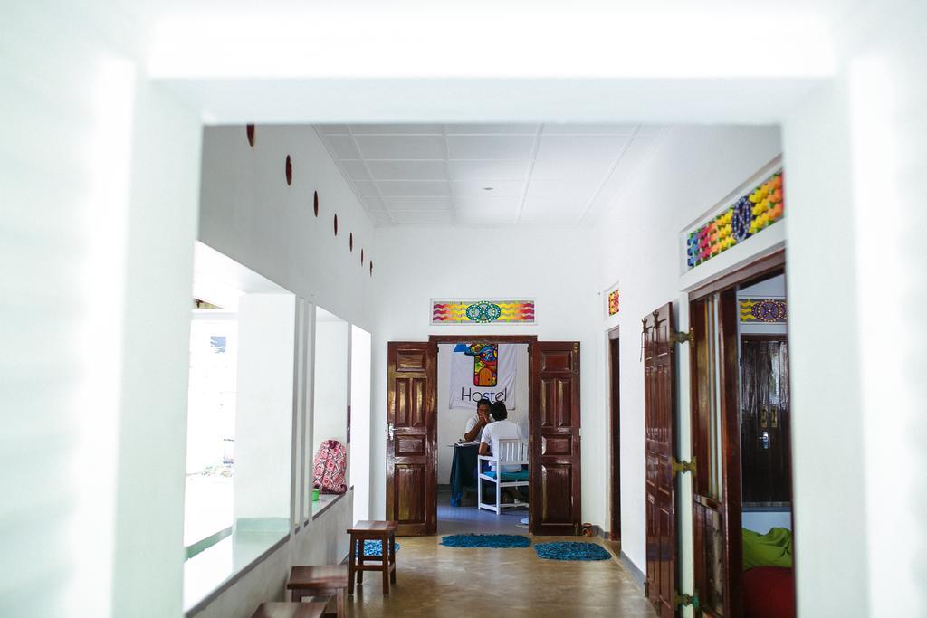 Hostel First Mirissa Esterno foto